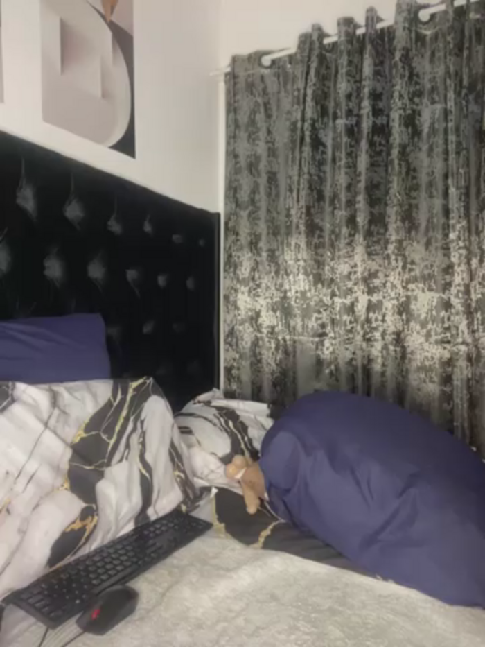 QueenTee23
