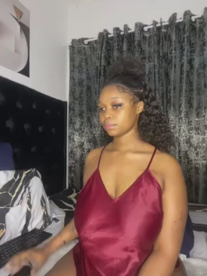 QueenTee23