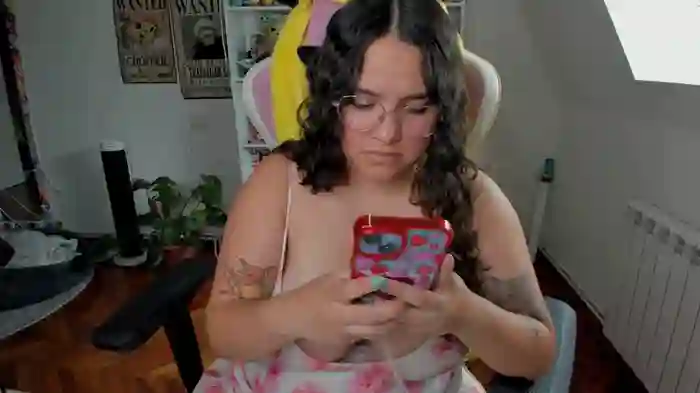 2025/06/06/stripchat-sweet_sully__-10-28-14