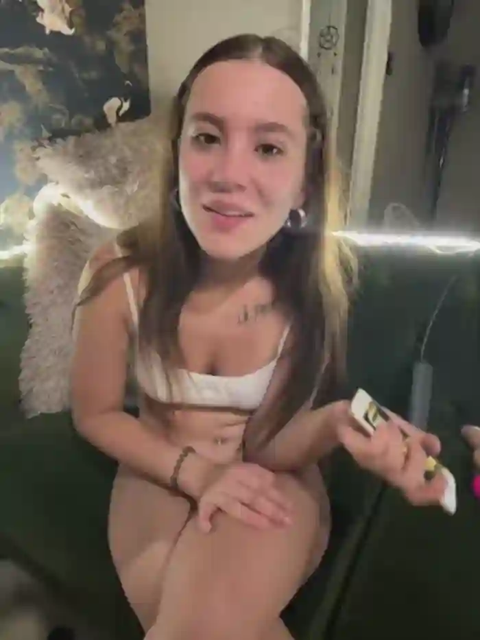 2025/06/06/stripchat-bluyinx-21-00-29