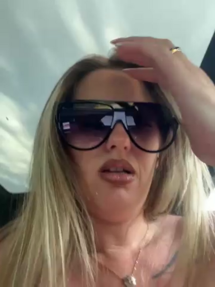 Megan_off
