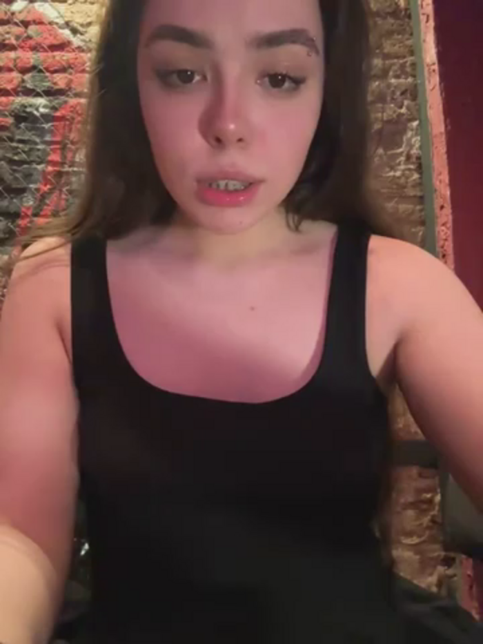 pantyless