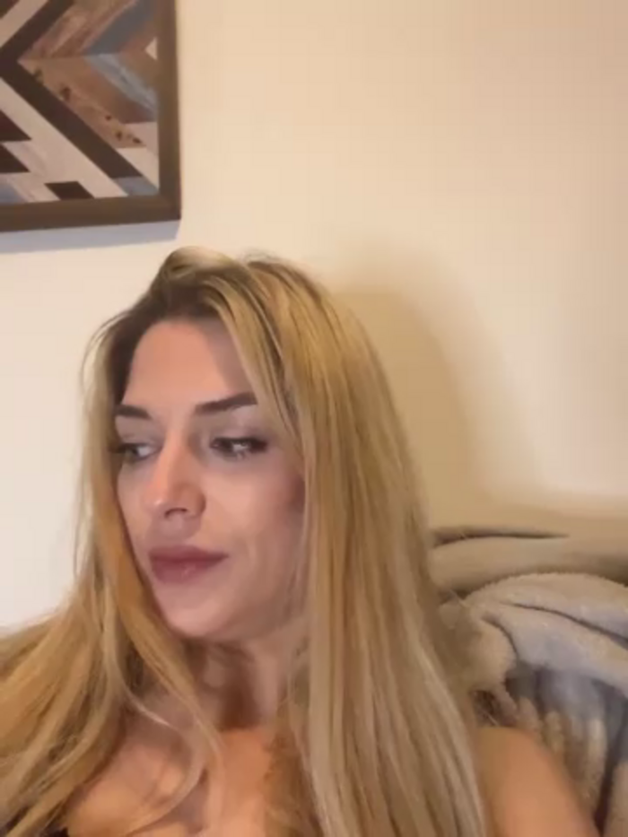 Bellalolahot