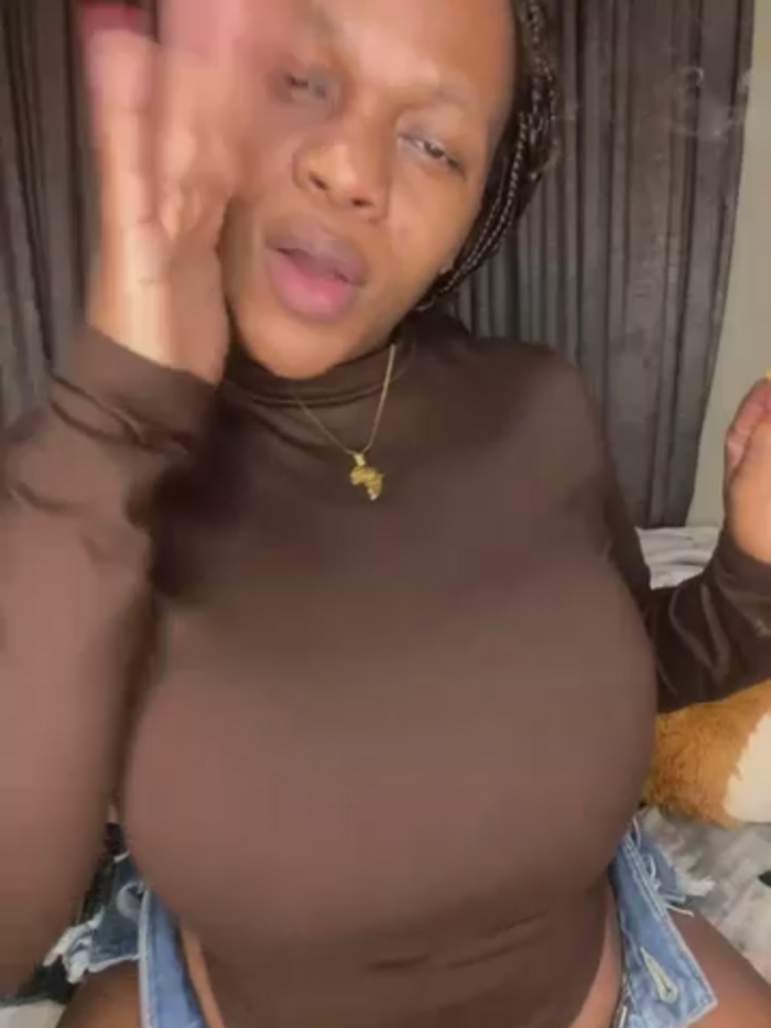 Boneca25