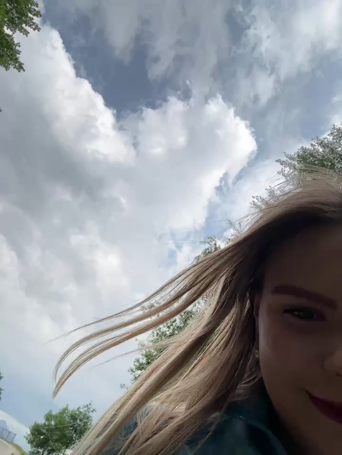 LaraBlond