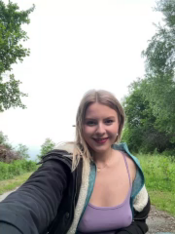 LaraBlond
