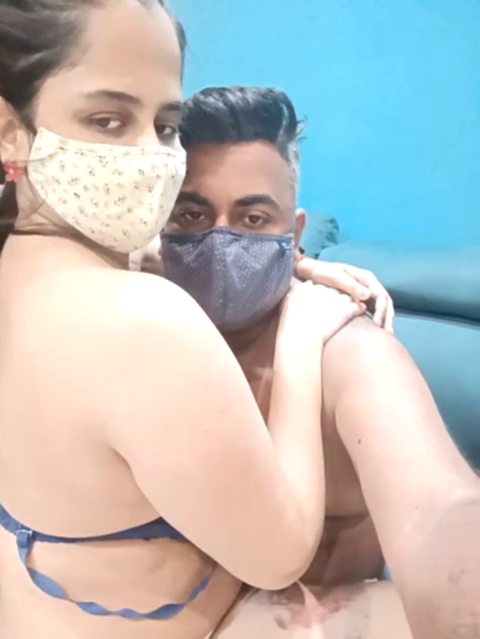 delstrip_couple