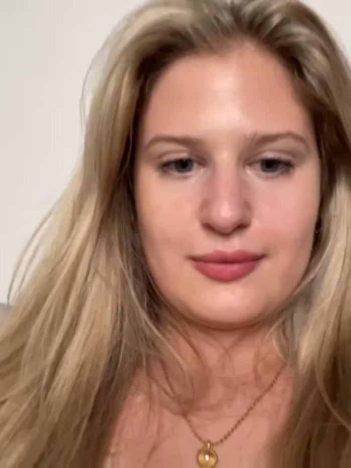 Busty-Ellie
