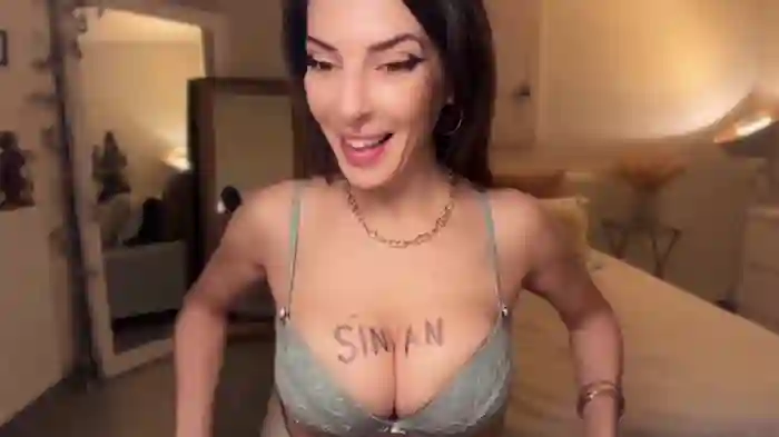 2025/06/09/stripchat-chloexsecret-01-09-26