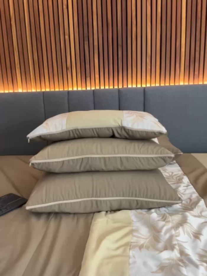 EmiilyAdams_
