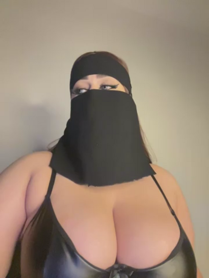 QueenDina777