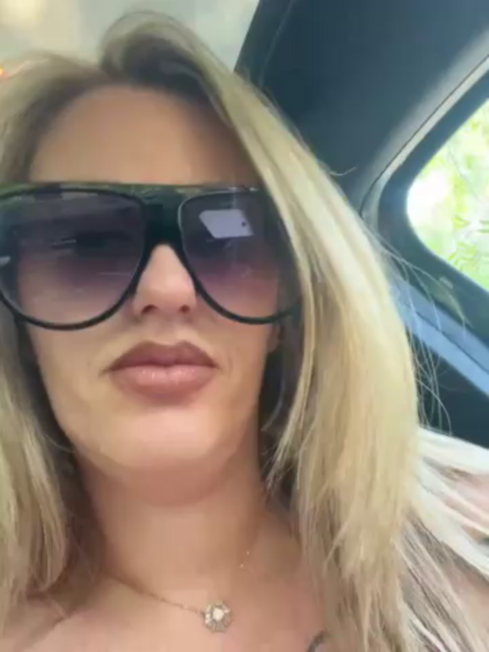 Megan_off