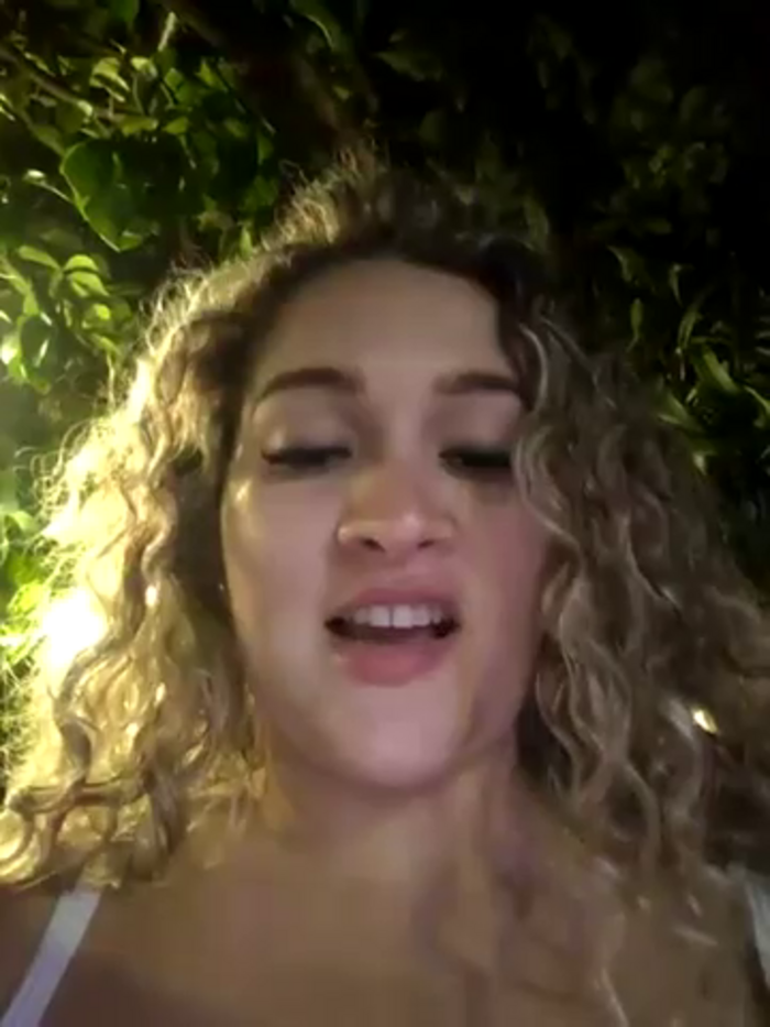 Sara_smiiith211