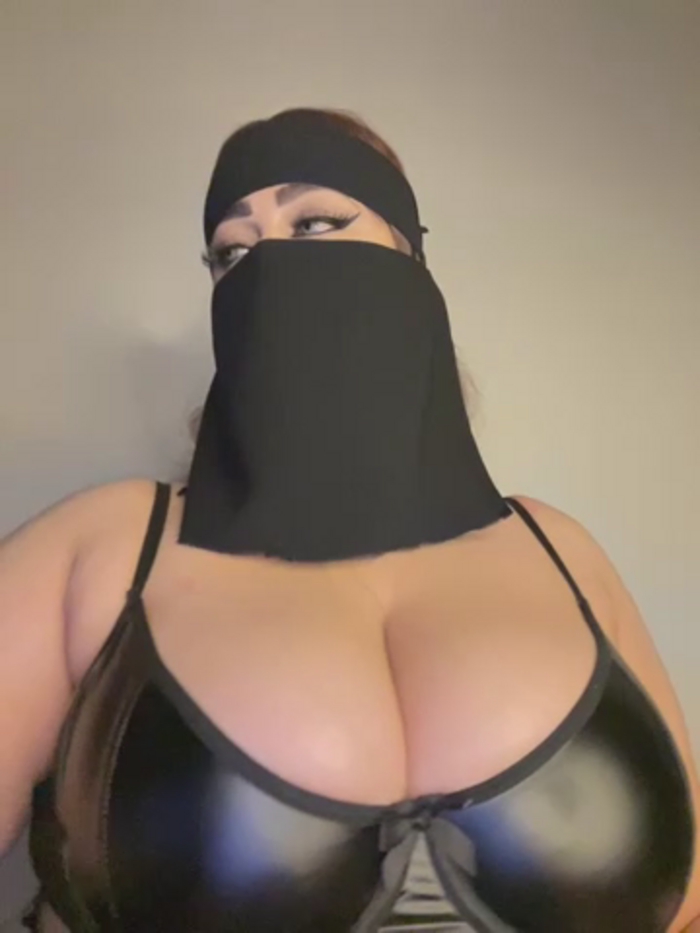 QueenDina777