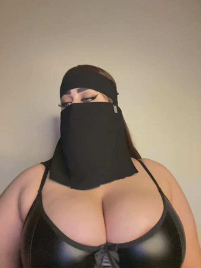 QueenDina777