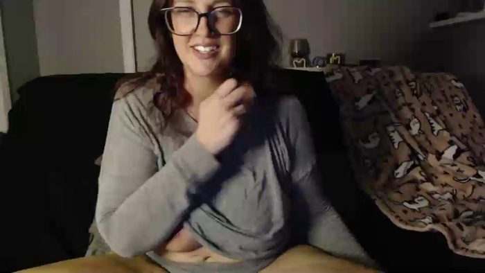 TheBustyHouseWife
