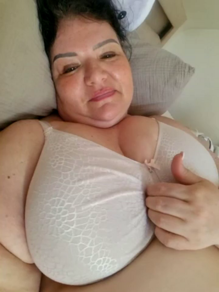 curvymilfxx99