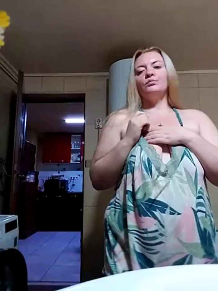 Hotmommyboobs