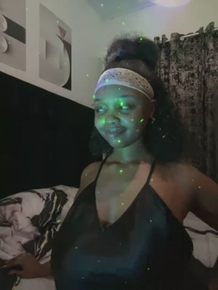 QueenTee23