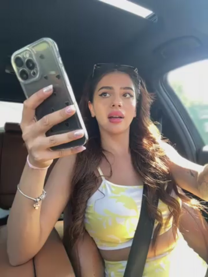 LaraVegas_
