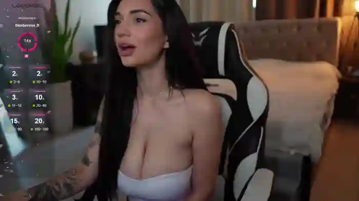 2025/06/14/stripchat-lindawarners-16-03-57