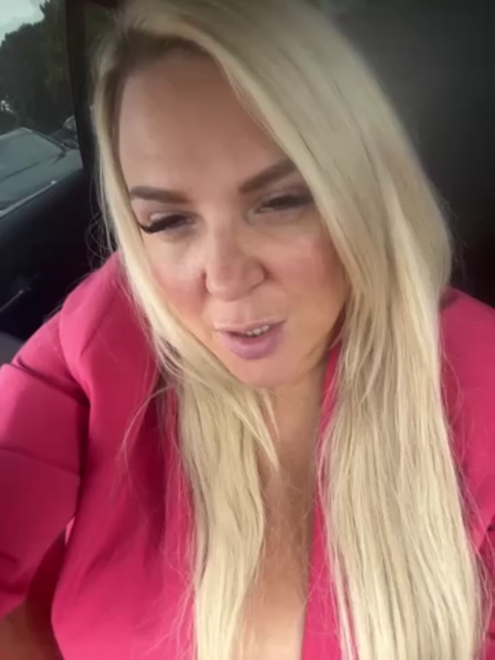 Bustyblondebabe32