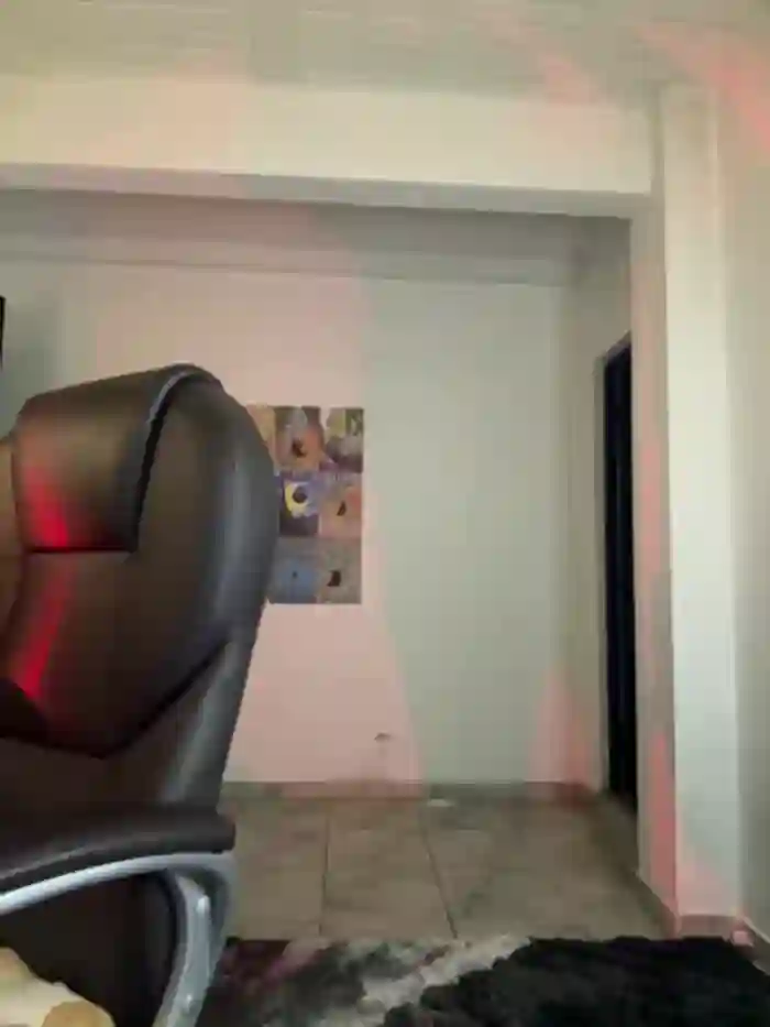 2025/06/15/stripchat-aly_golden_-13-01-32