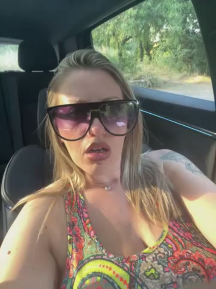 Megan_off
