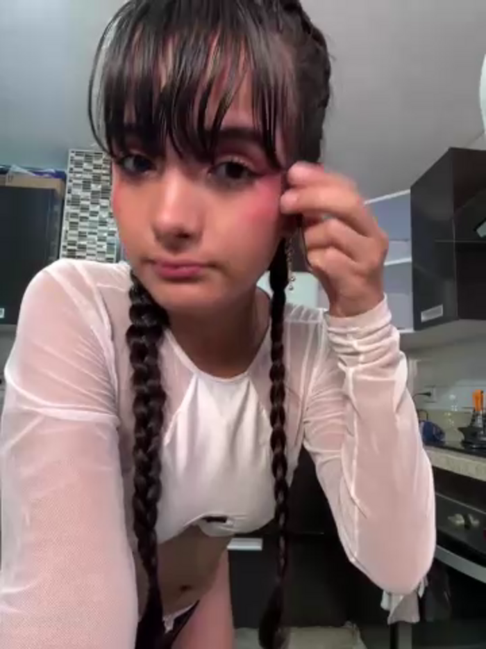 kevin_hotgirls