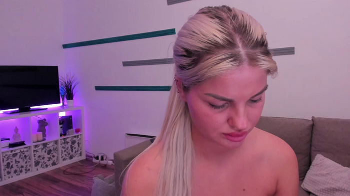 Nia_Blondie_X