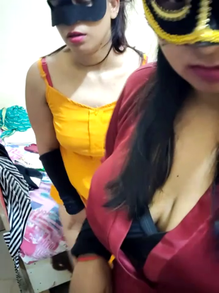 Hot_mina8585