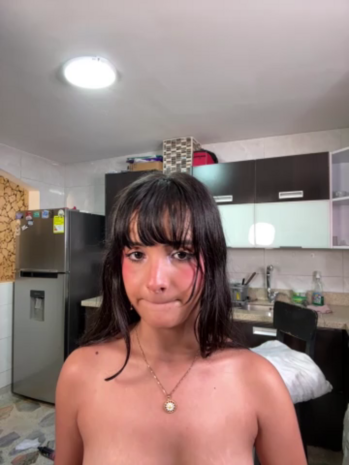 kevin_hotgirls