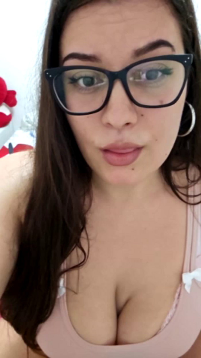 Larissa4U