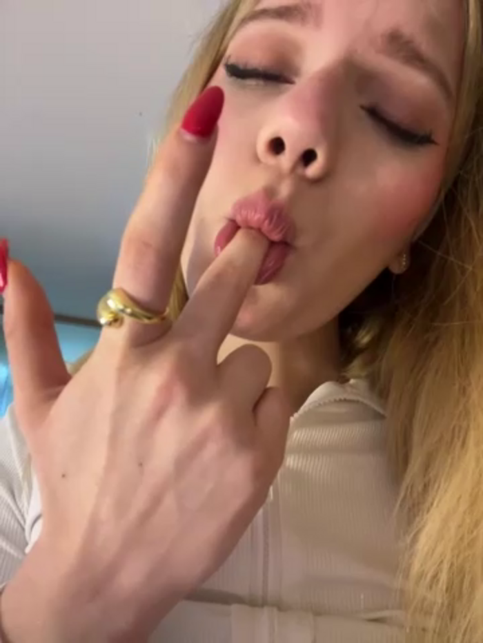 NicoleCut
