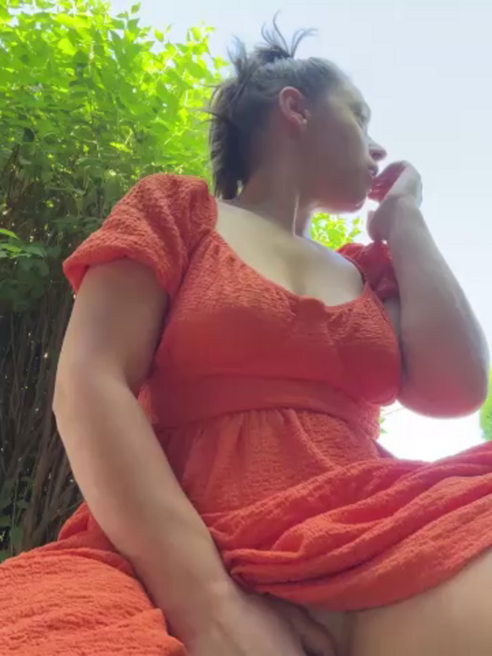 ladywithbigass