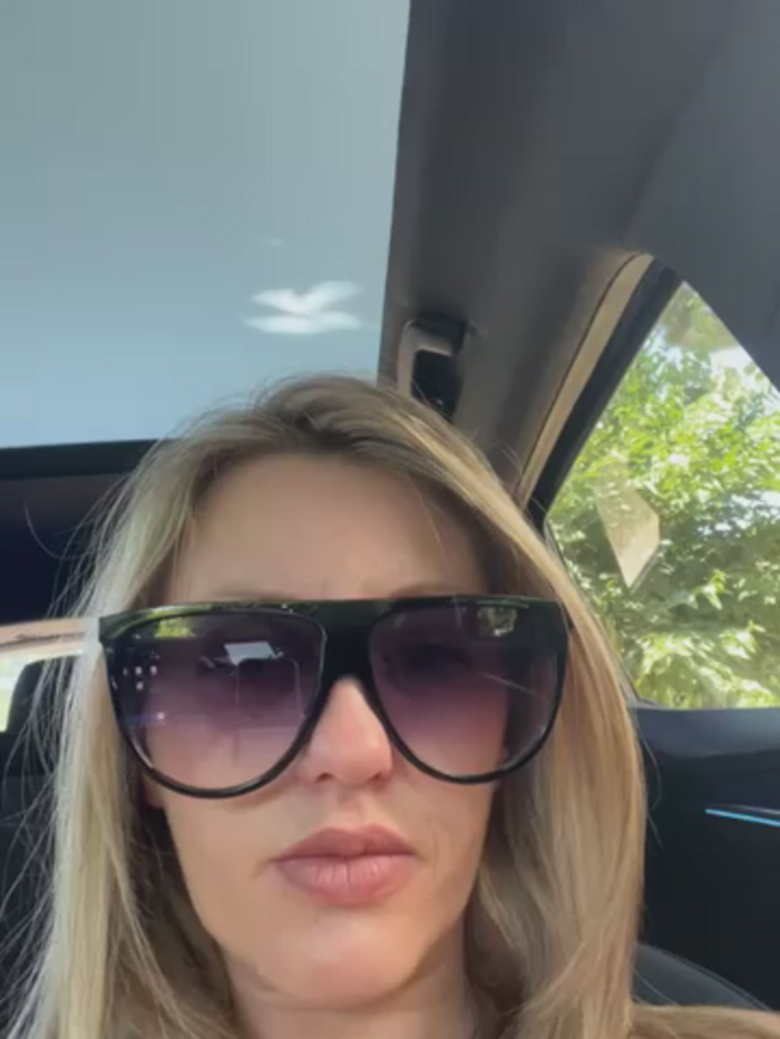 Megan_off