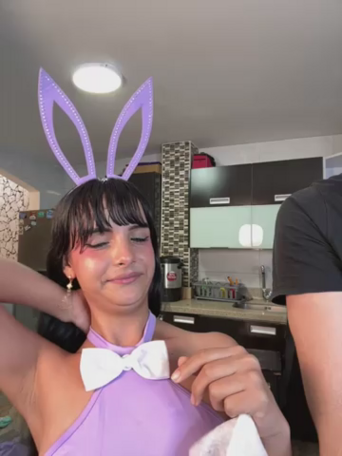 kevin_hotgirls
