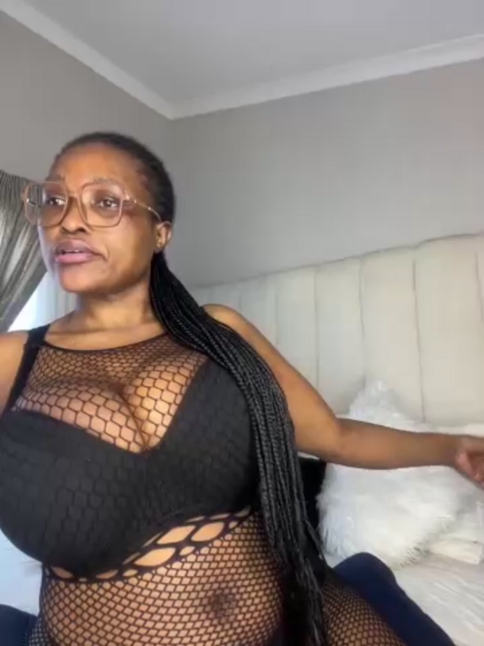 Bustygoddess32