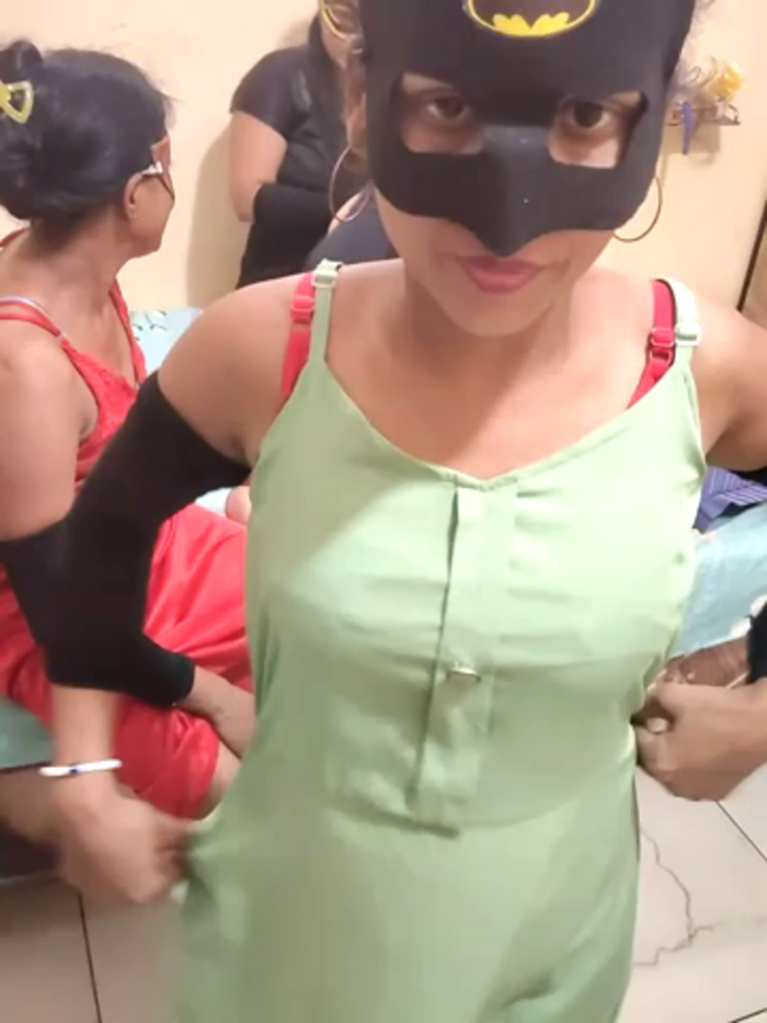 Hot_mina8585