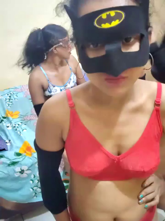 Hot_mina8585