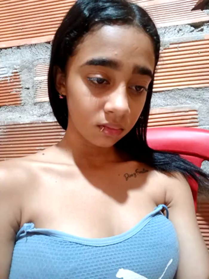 Zoe_Sweett18