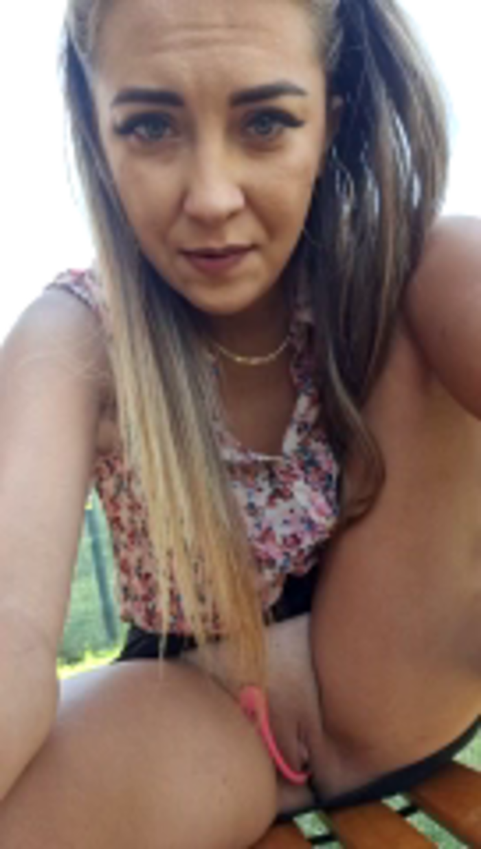 Risky_girl23