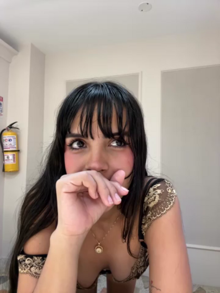 kevin_hotgirls
