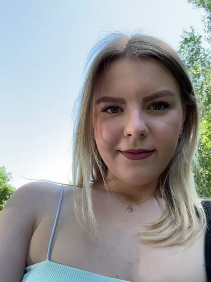 LaraBlond
