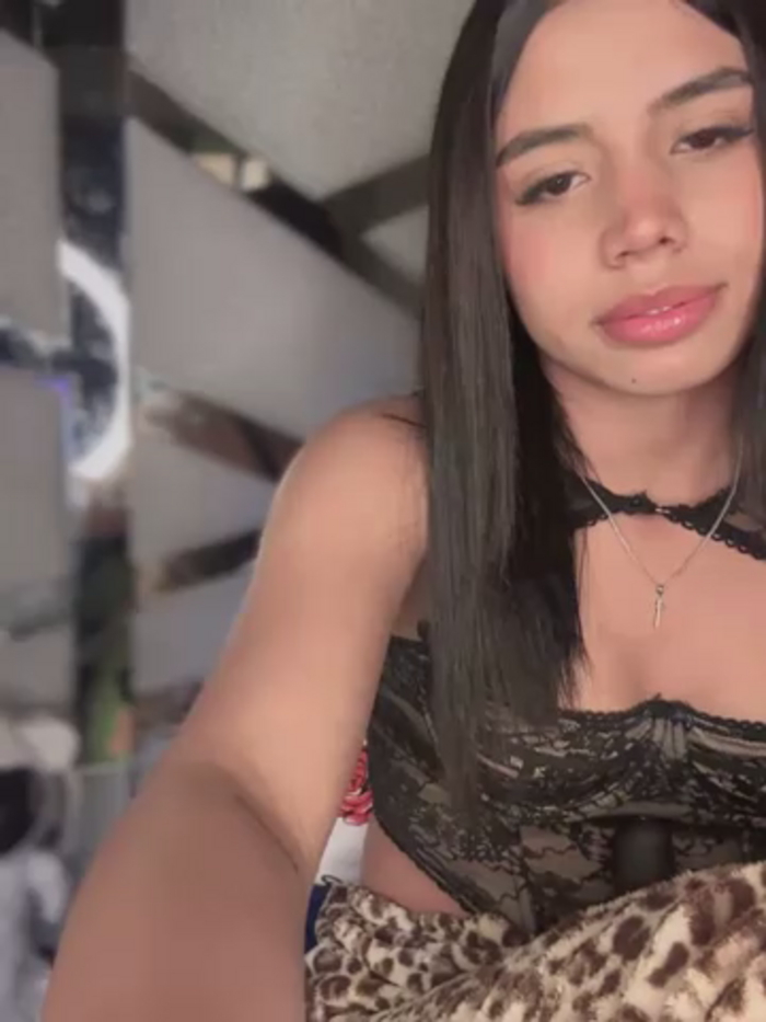 Laura-Khalifa
