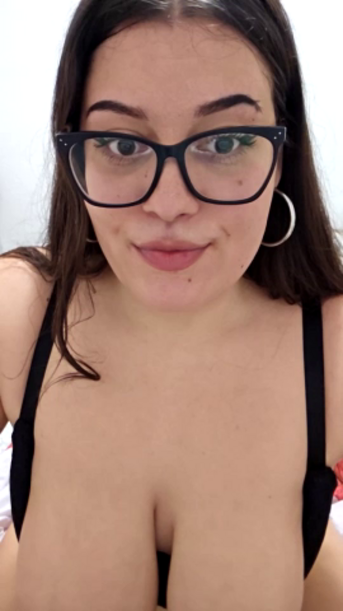 Larissa4U