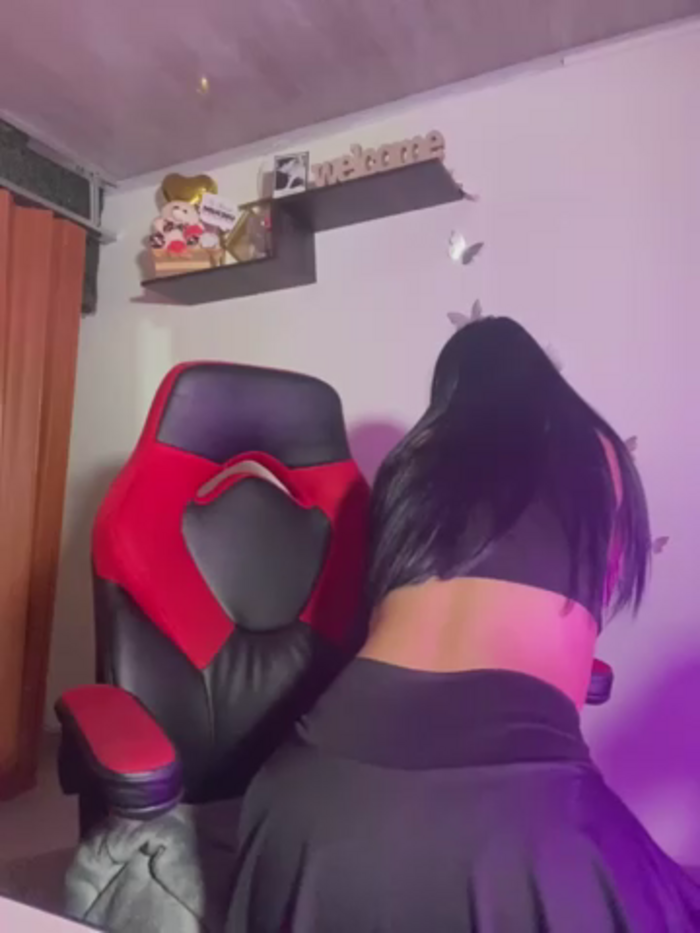 emily_22x