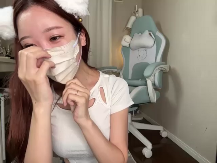 mina_cyan