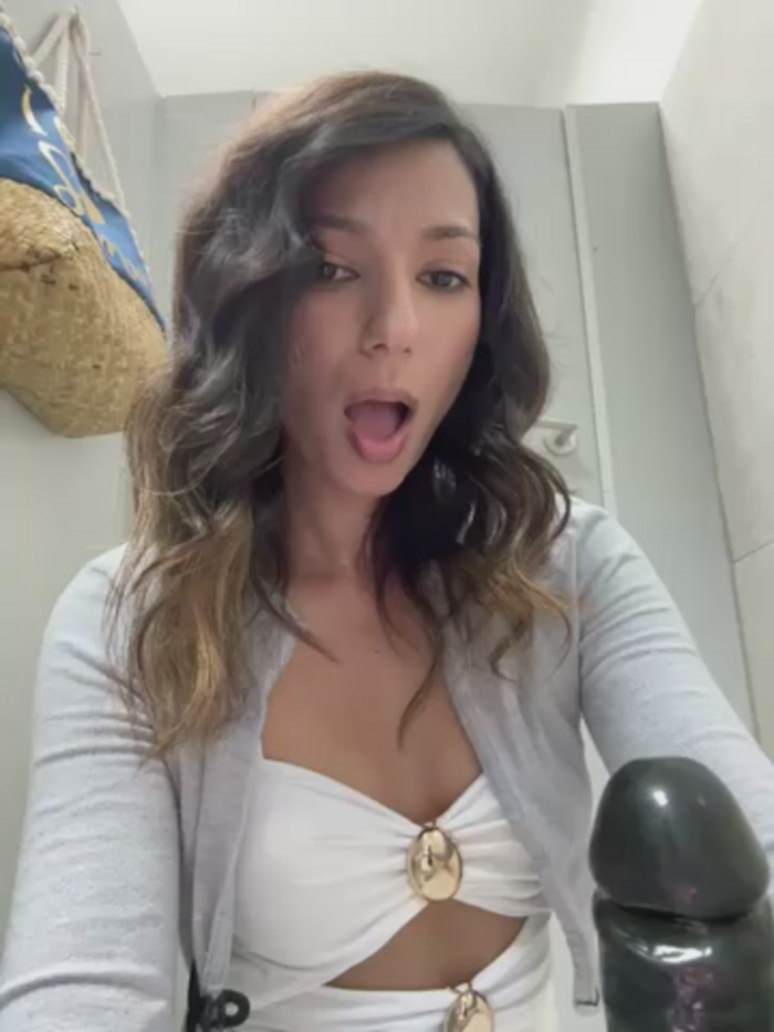 _MiaQueen_
