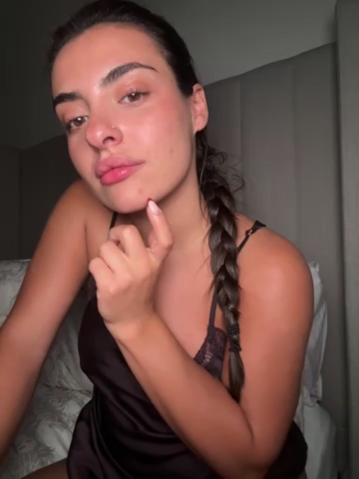 cute_carly_